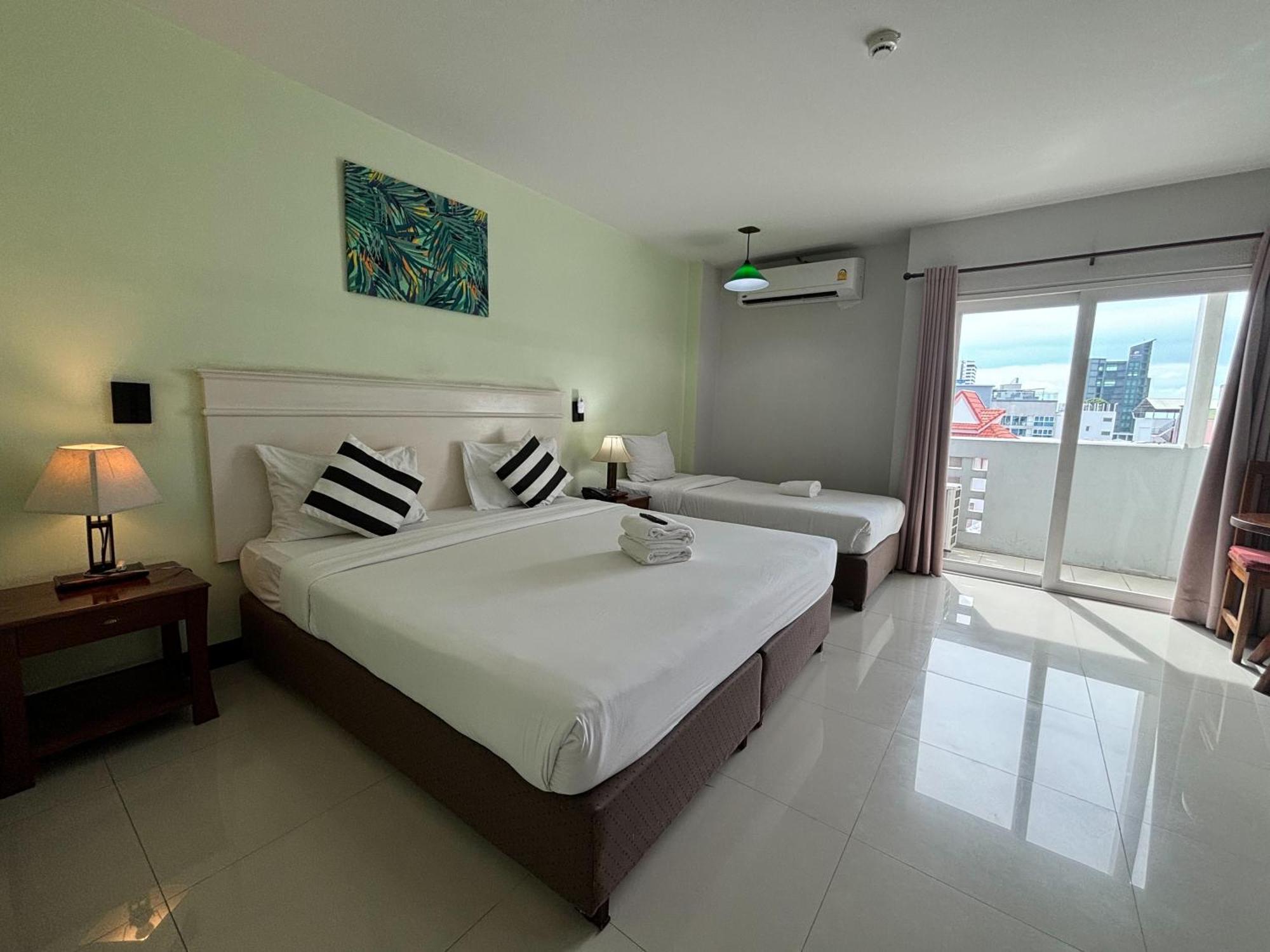 Sutus Court 1 Hotel Pattaya Eksteriør billede