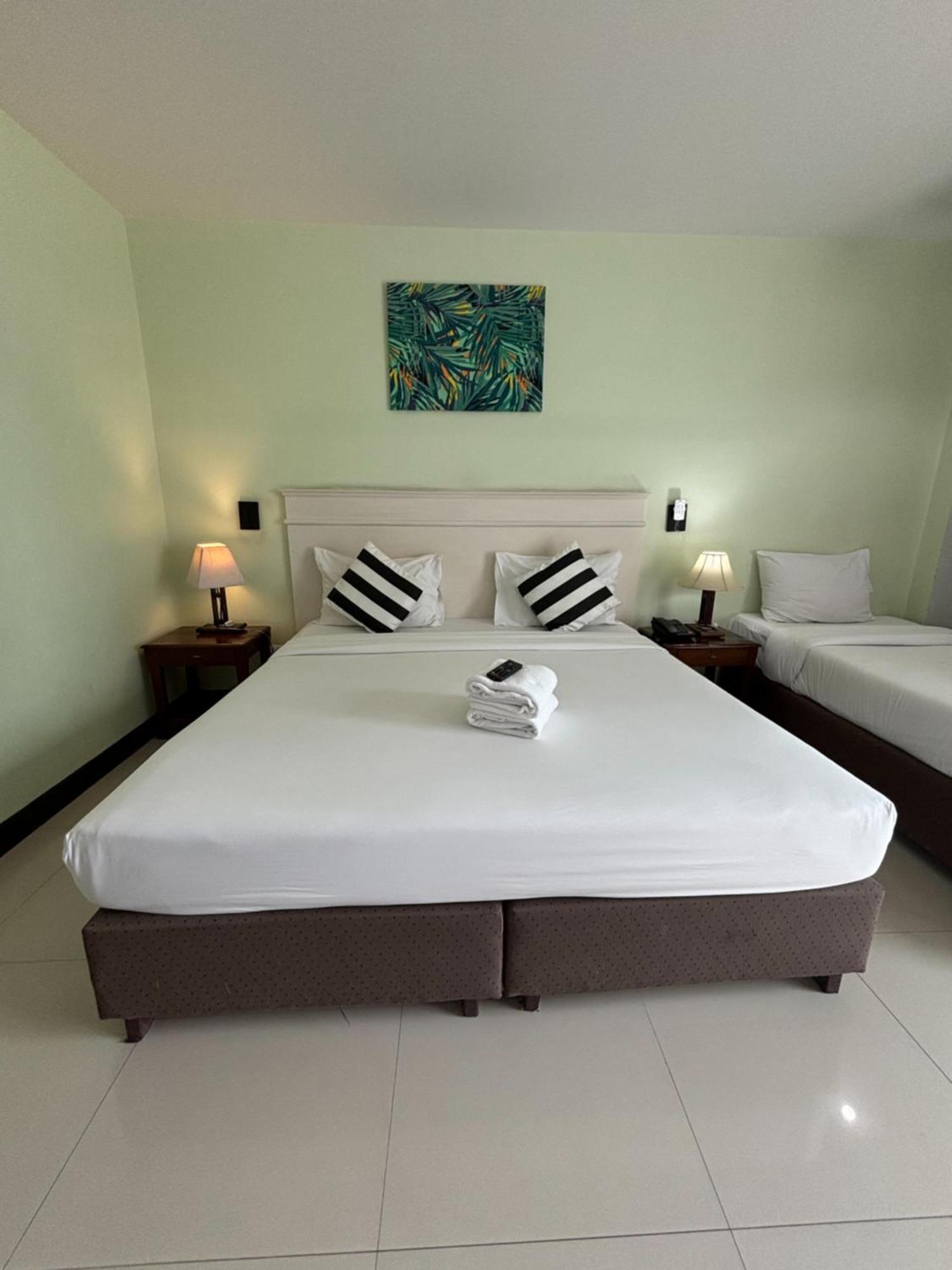 Sutus Court 1 Hotel Pattaya Eksteriør billede
